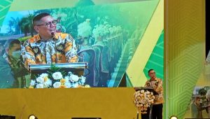 DPR RI Dapil 1 Jatim Adies Kadir Gelar Silaturahmi Bersama Puluhan Relawan di Surabaya