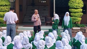Polsek Koja Edukasi Siswa Lewat Program Police Go To School di SMK Sejahtera Walang Baru 
