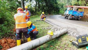 Nataru: Bertahap, PLN Berhasil Pulihkan Kelistrikan Pascacuaca Ekstrem di Beberapa Wilayah Jawa Barat