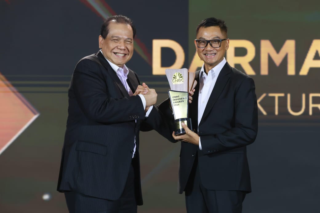 Sambut Nataru: Hattrick! Dirut PLN Darmawan Prasodjo Kembali Dinobatkan Jadi CEO Of The Year 2024
