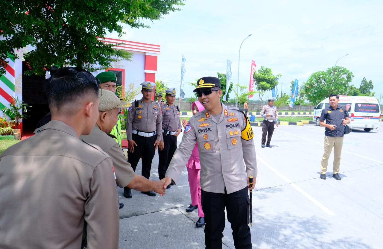 Polres Ngawi Pantau Perbatasan Jatim – Jateng, H+9 Ops Lilin Semeru 2024 Lalin Lancar