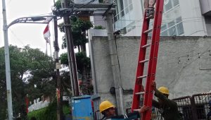 PLN Icon Plus dan Pemkot Surabaya Kolaborasi Tertibkan Kabel Ilegal untuk Tingkatkan Estetika dan Keandalan Jaringan