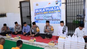 Jalin Kedekatan dan Silaturahmi dengan Tahanan, Kapolres Madiun Gelar Buka Puasa Bersama