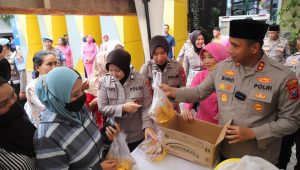 Ramadhan Berkah Polres Kediri Gelar Bazar Murah Masyarakat Sumringah