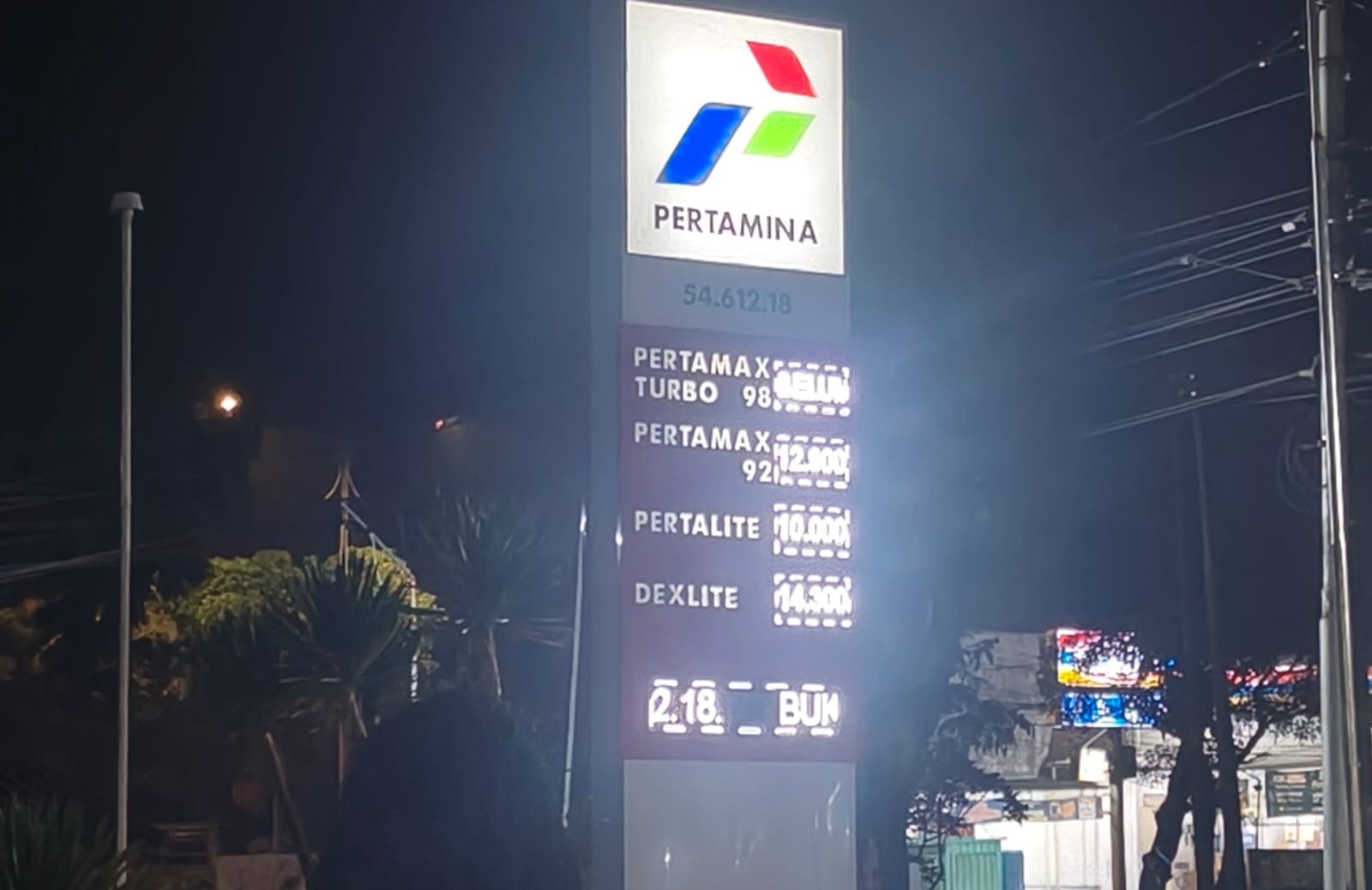 SPBU Candi Sidoarjo Diduga Lakukan Pungli, Pengawas Biarkan Pengisian BBM Sistem Tersebut