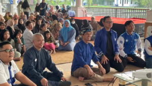 Budi Mahmud Saputra Ikuti Nobar Timnas Indonesia Bersama Warga Perum Mega Mutiara