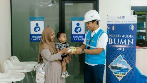 Kisah Petugas PLN Siaga Layani Masyarakat di Posko Mudik Idul Fitri BUMN