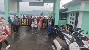 Tak Hanya di Kota, Polres Gresik Jangkau Bawean dengan Pelayanan Prima di Pelabuhan Sangkapura