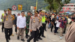 Kapolda Jatim Pantau Arus Balik Lebaran, Sekaligus Tinjau Objek Wisata di Magetan