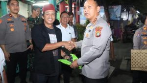 Kapolres Gelar “Ngopi Kamtibmas” dan Bagikan Perlengkapan Poskamling di Medansatria