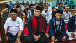 Tarawih di Masjid Miftahun Jannah, Wakil Wali Kota Bandung Ajak Teladani Kepemimpinan Rasul