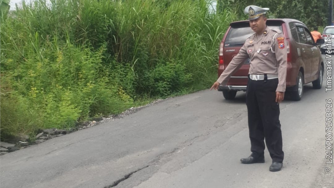 Respon Cepat Aduan Warga, Jalan Ambles di Mojosarirejo Mulai Diperbaiki Jumat 23 Mei 2025