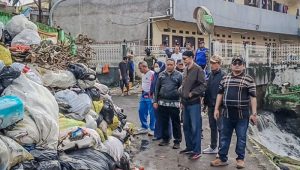 Mang Aswan Tindaklanjuti Aduan Sampah Menumpuk di Palasari, 10 Ton Diangkut