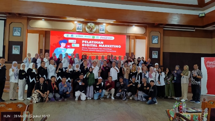 Perempuan UMKM Sumedang Dibekali Ilmu Pemasaran Digital dari CCEP Indonesia