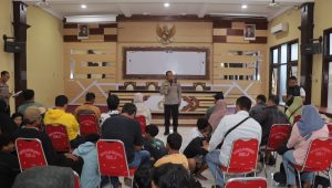 Kapolres Lamongan Lakukan Pendekatan Humanis Tangani Aksi Pemuda Konvoi di Jalan