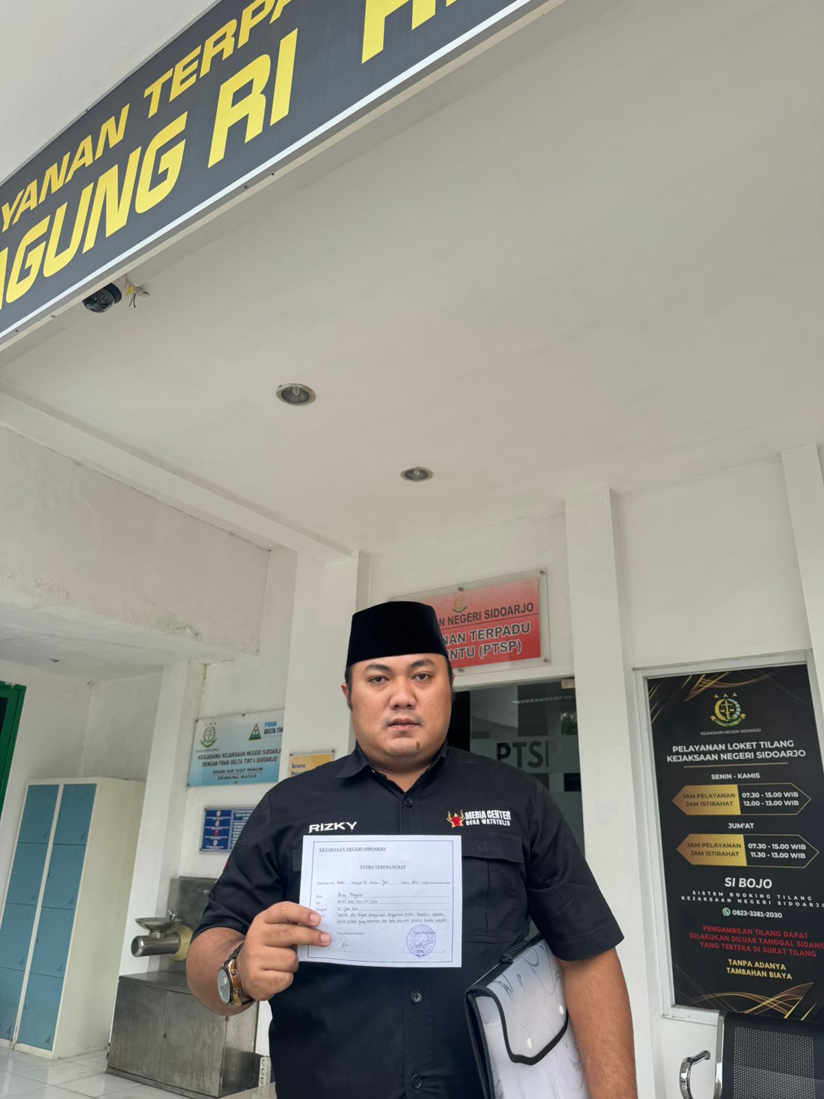 Diduga Selewengkan Dana Desa, Direktur BUMDes Watutulis Dilaporkan ke Kejaksaan Negeri Sidoarjo