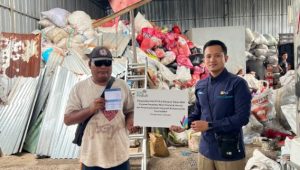 PLN UIP JBTB dan Pemerintah Desa Nyitdah Berkolaborasi Tangani Sampah Anorganik Aksi Nyata Listrik untuk Rakyat, Dukung Pengelolaan Sampah Berbasis Listrik di Bali