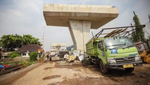 Warga Keluhkan Mangkraknya Pembangunan Fly Over Nurtanio Bandung