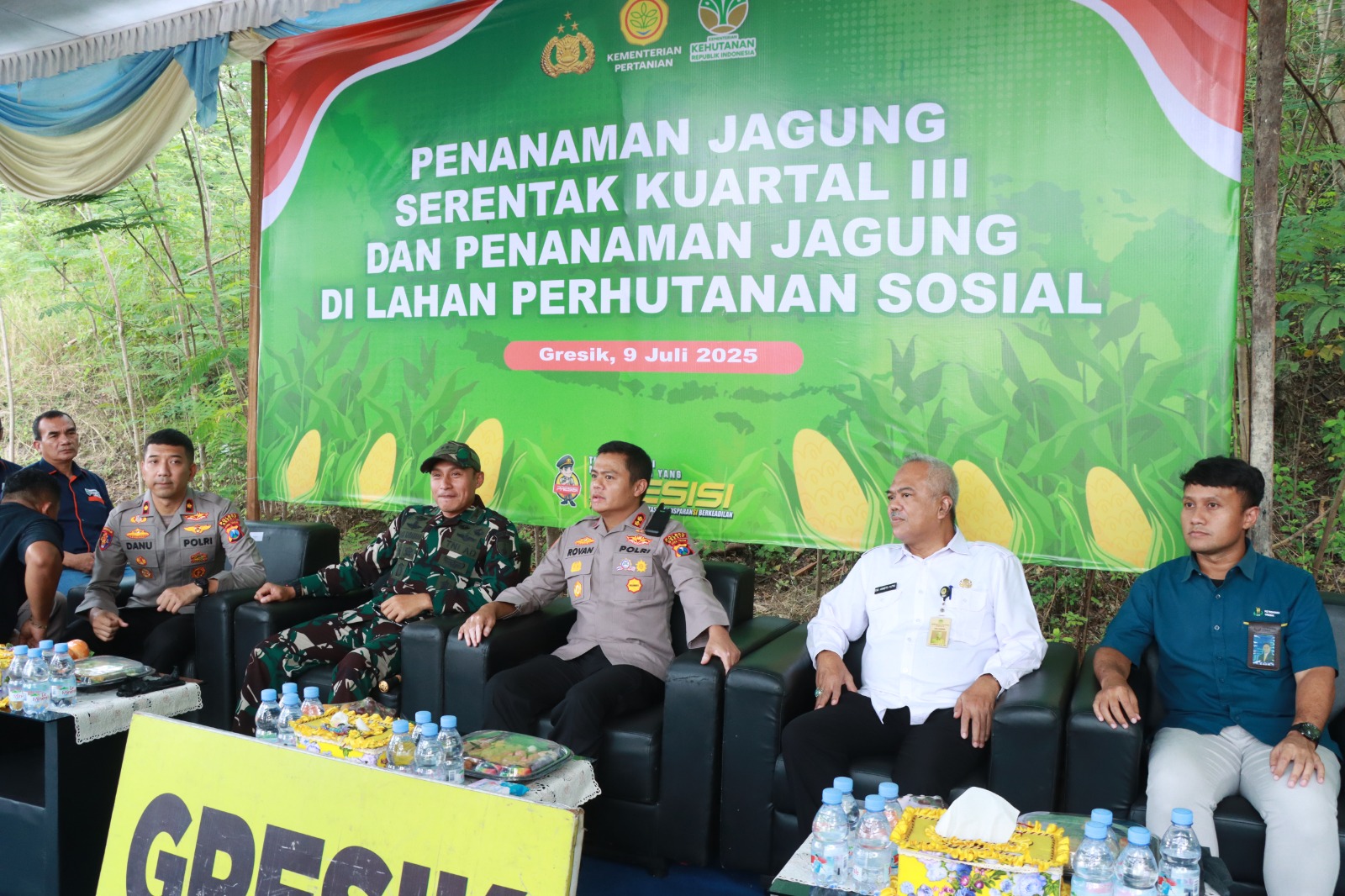 Polres Gresik Genjot Swasembada Pangan Lewat Tanam Jagung Serentak di Randu Agung