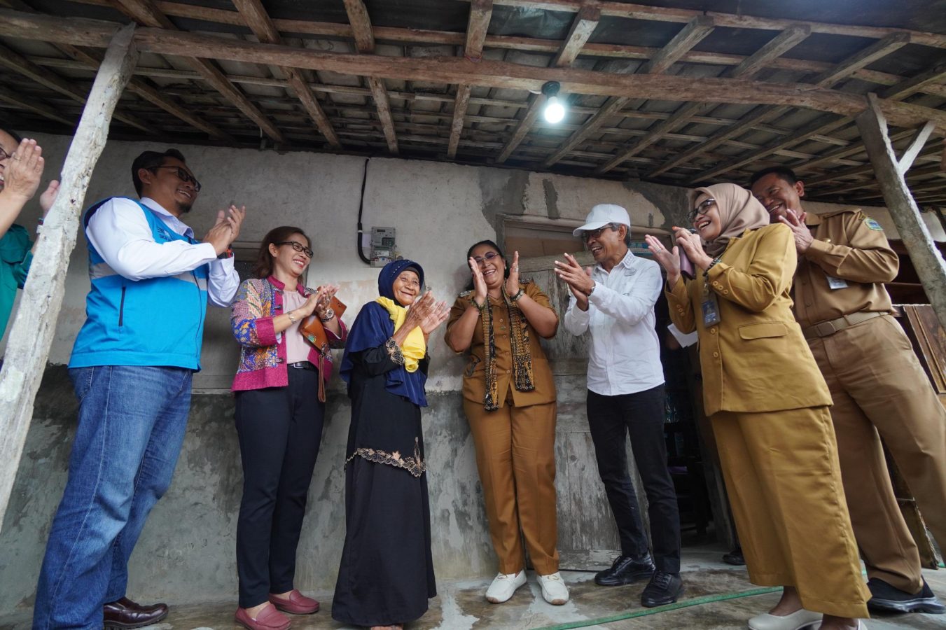 Listrik untuk Rakyat, Program Donasi Pegawai PLN Nyalakan 33 Ribu Lebih Sambungan Listrik Gratis Bagi Keluarga Kurang Mampu