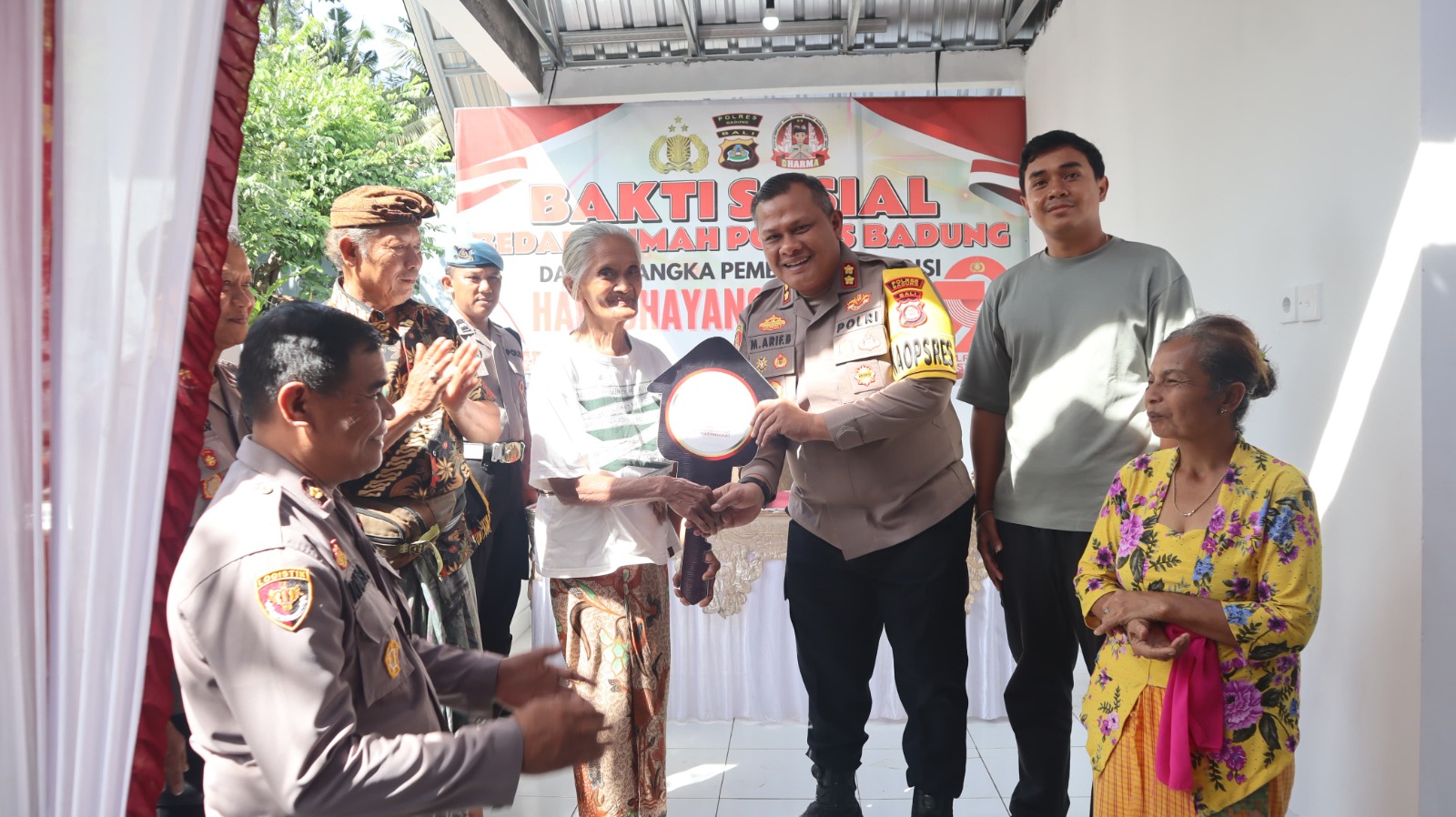 Polri Untuk Masyarakat, Kapolres Badung Resmikan Bedah Rumah Dalam Rangka HUT Bhayangkara Ke-79