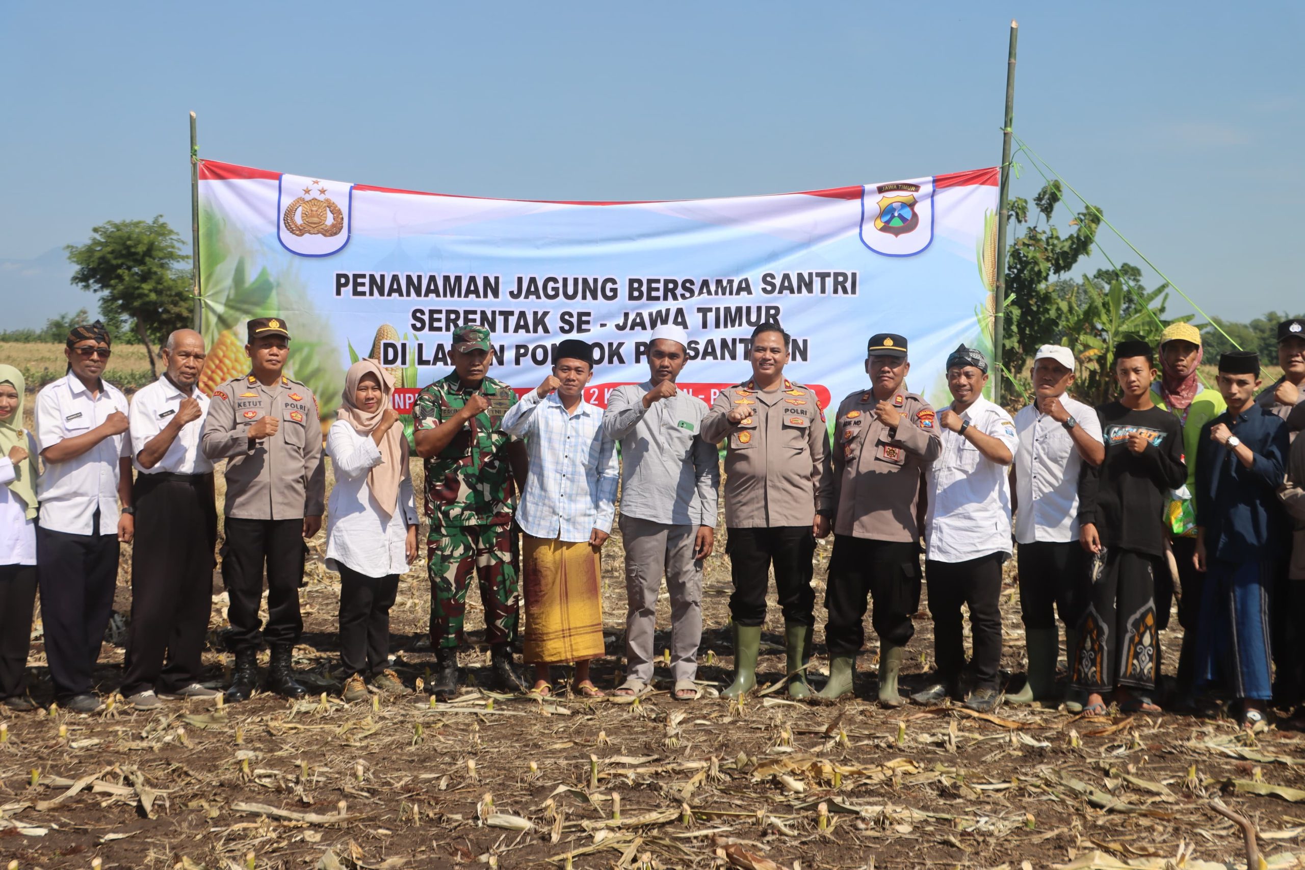 Dukung Swasembada Pangan, Polres Pasuruan Tanam Jagung Serentak Bersama Santri Ponpes Sabilunnaja