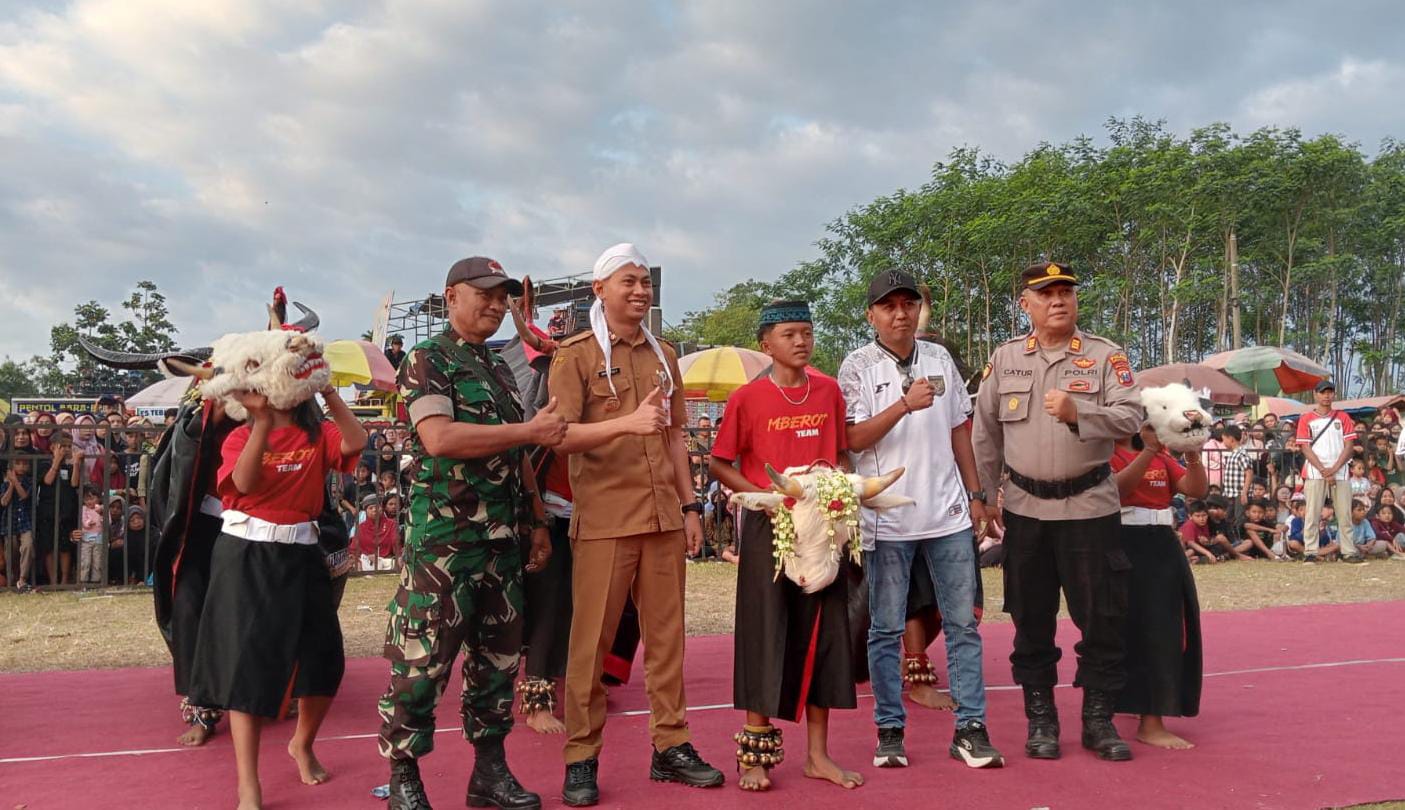Karnaval Desa Sumbersuko Semarakkan HUT RI ke-80 dengan Pawai Budaya dan Modern