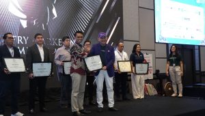 General Manager PLN Icon Plus Jatim Raih Penghargaan Jawa Timur Industry Marketing Champion 2025