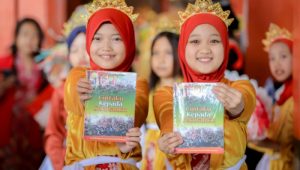 Apresiasi Wakil Wali Kota Bandung untuk Buku “Cintaku Kepada Sekolahku” Karya Siswa dan Guru SDN 172 Andir