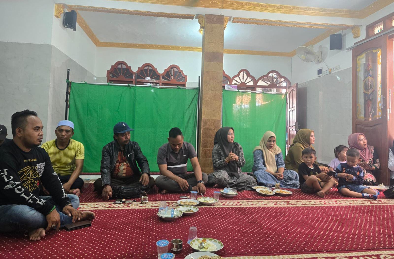 Aliansi Madura Indonesia Hadiri Takziah di Kediaman Duka H.Tambri Guna Pererat Silaturahmi dan Kebersamaan