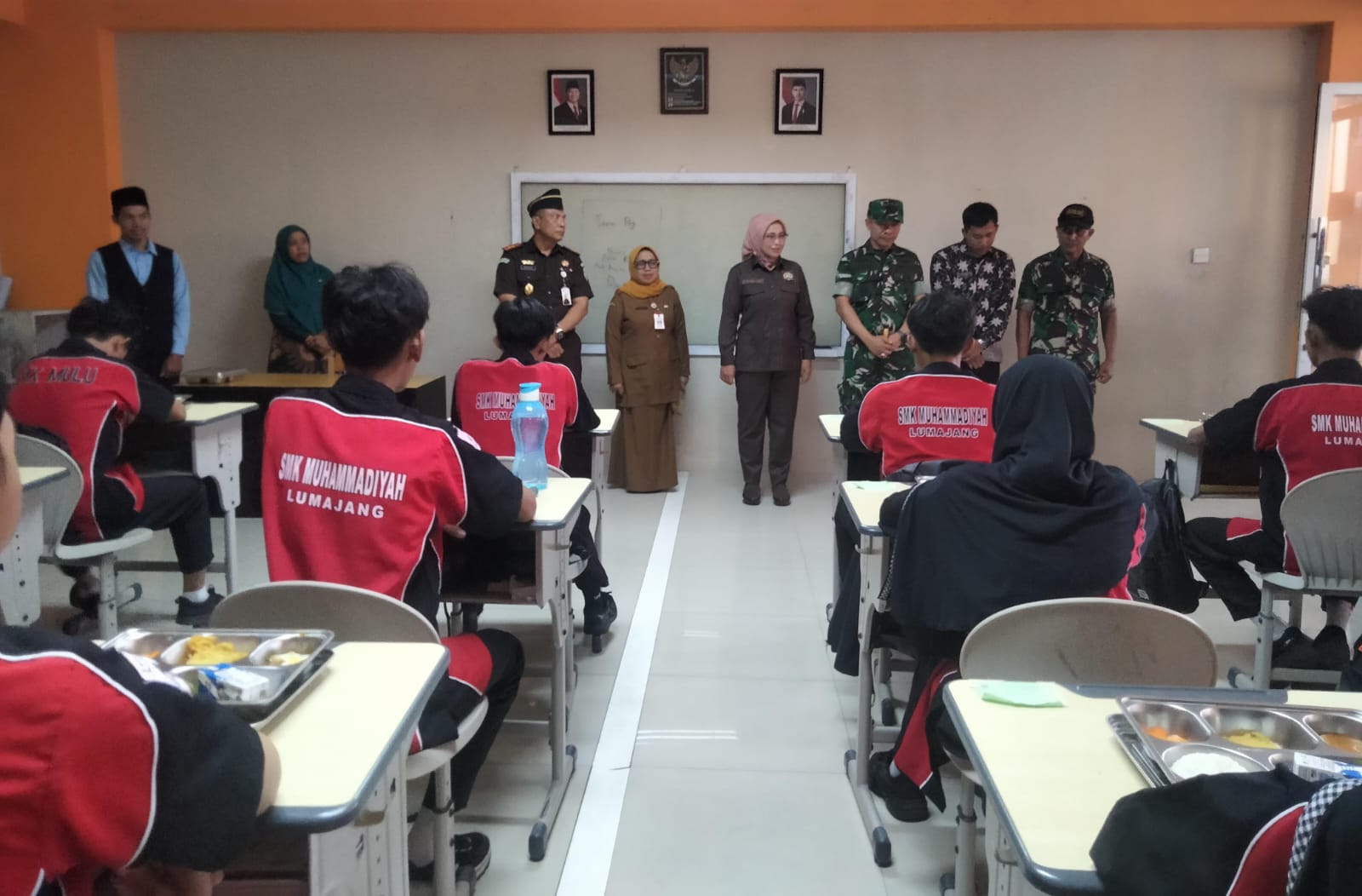 Ketua DPRD Tinjau Pelaksanaan MBG di SMK Mulu dan SMAN 1 Lumajang