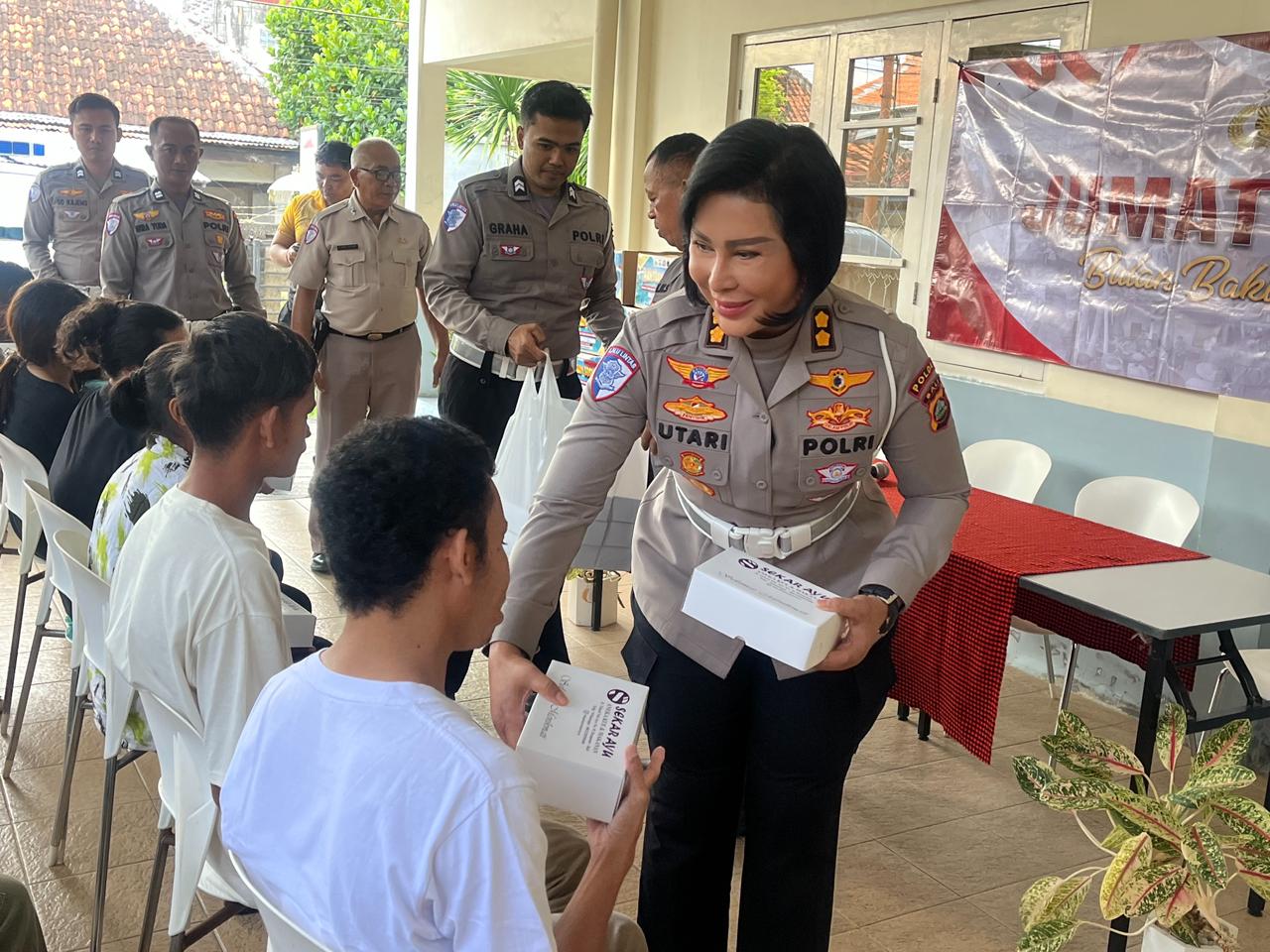 Program Jumat Curhat, Ditlantas Polda Bali Berikan Arahan Tertib Berlalulintas