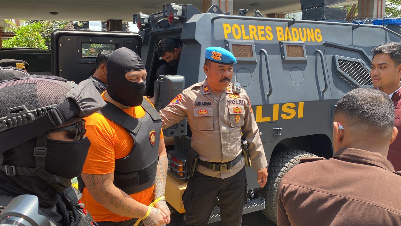 Kapolres Badung Pimpin Langsung Pengamanan Tahap II Kasus Penembakan WNA Australia