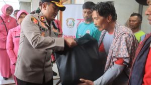 Polres Probolinggo Bantu Warga Terdampak Angin Puting Beliung