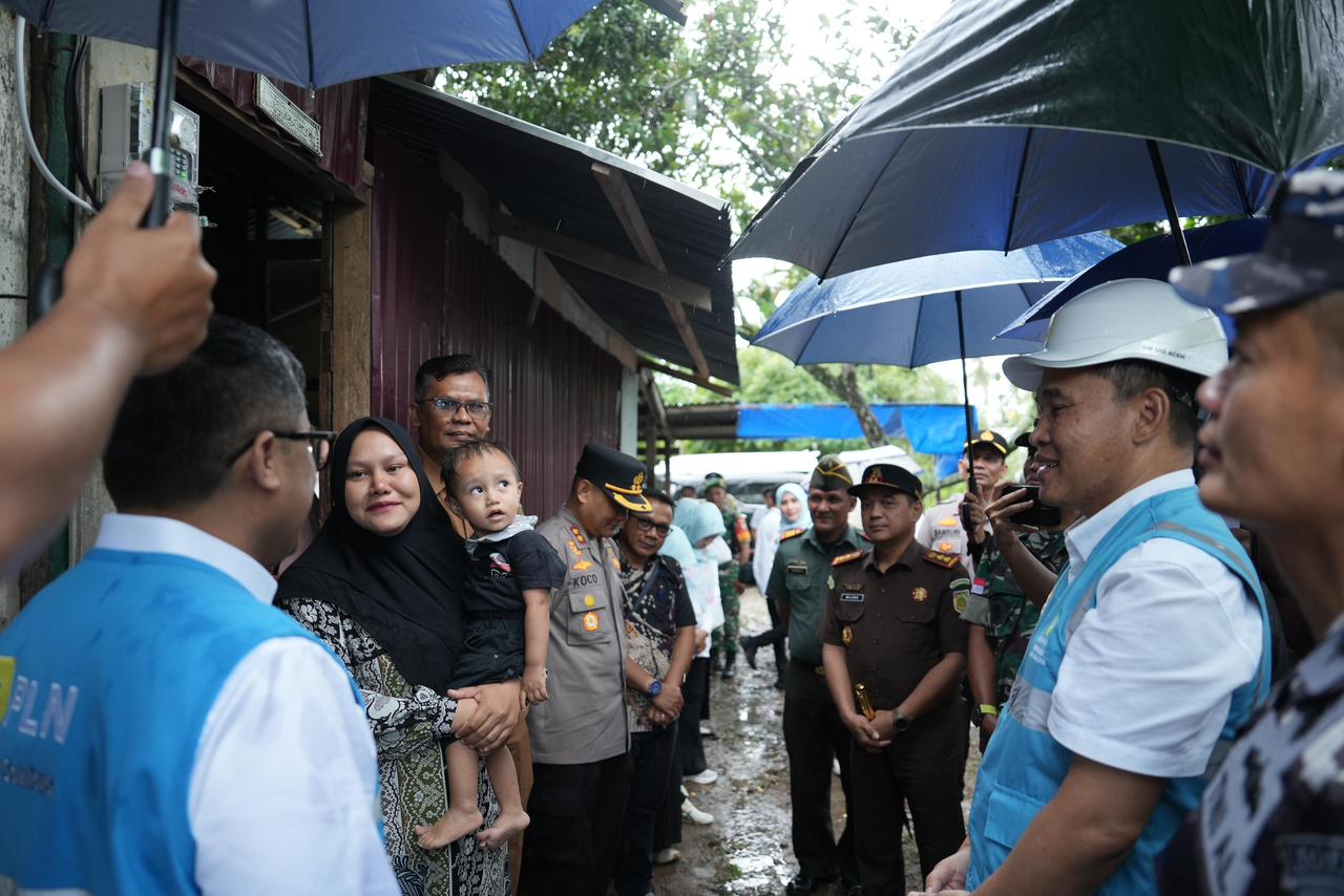 HLN ke-80 dengan Semangat Sumpah Pemuda : PLN Hadirkan Cahaya untuk Warga Sabang Aceh, Ubah Gelap Jadi Harapan Baru