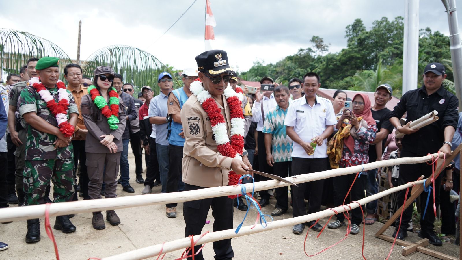 Semangat Hari Pahlawan, PLN Wujudkan Mimpi Ribuan Warga Murung Raya untuk Nikmati Terang Listrik PLN