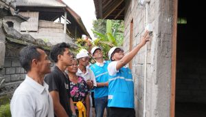 Dalam Semangat Hari Pahlawan, PLN Wujudkan Kepedulian dengan Sambung Gratis Listrik Rumah Warga Pra Sejahtera di Bali
