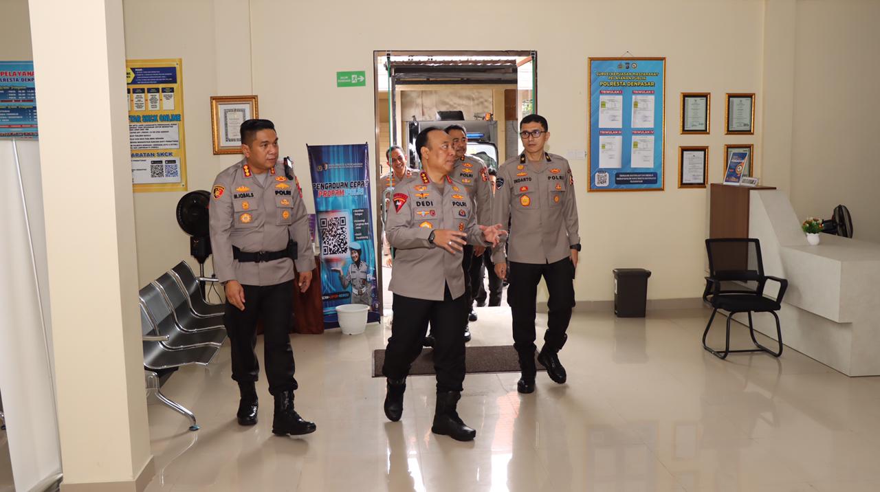 Wakapolri Tinjau Ruang Pembuatan SKCK Polresta Denpasar, Pastikan Pelayanan Prima Bagi Masyarakat