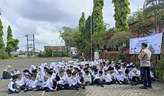 Polsek Purwodadi gelar Sosialisasi Anti-Bullying Di SDN Gerbo I