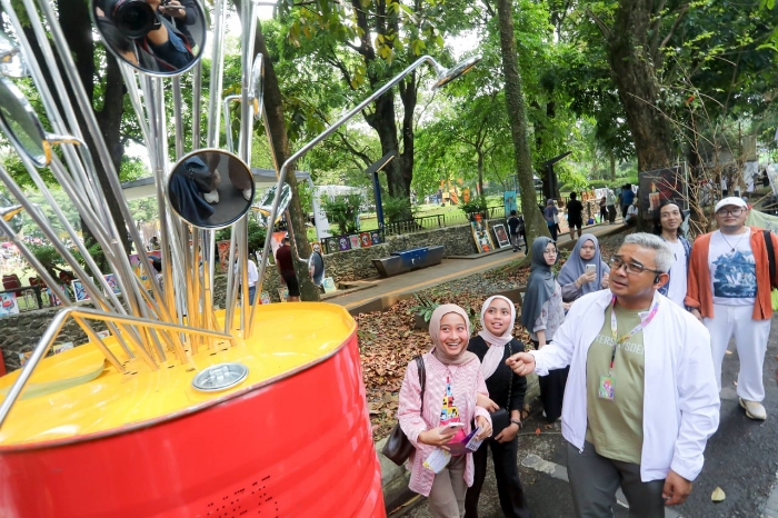 Pasar Seni ITB 2025, Ketika Bandung Berdenyut Lewat Warna dan Kreativitas