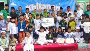 Wujudkan Kepedulian Sosial Menyambut Hari Santri, BRI dan YBM BRILiaN Gelar Khitanan Massal di Jatibarang