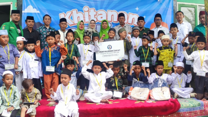 Wujudkan Kepedulian Sosial Menyambut Hari Santri, BRI dan YBM BRILiaN Gelar Khitanan Massal di Jatibarang