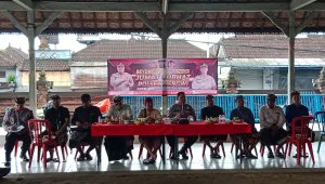Jumat Curhat, Polsek Mengwi Ajak Masyarakat Menjadi Polisi Bagi Diri Sendiri, Keluarga dan Lingkungan
