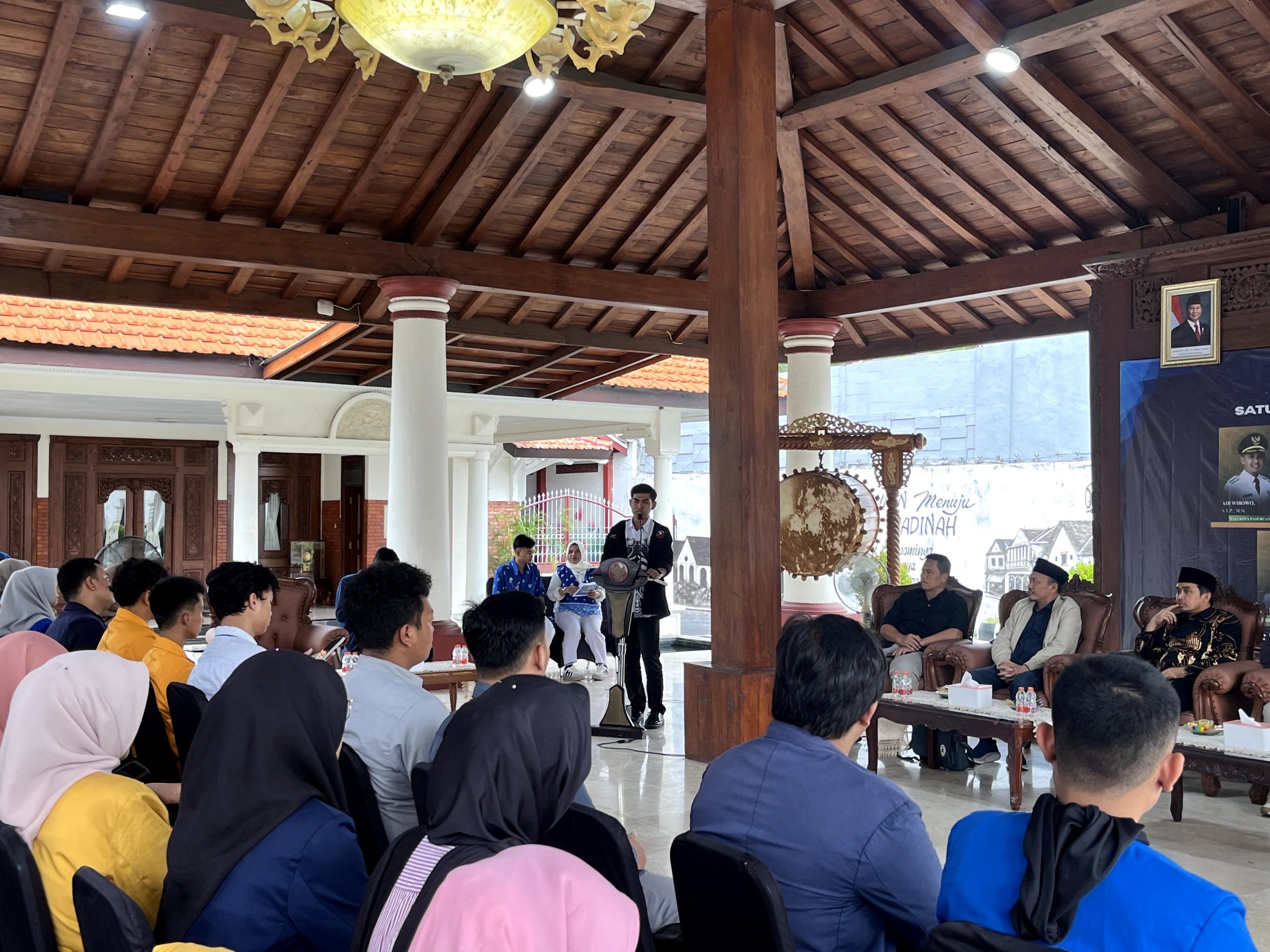 Aliansi BEMPAS Raya Bedah 1 Tahun Pemerintahan: Soroti “Benang Putus” antara Kebijakan Nasional dan Realitas Lokal