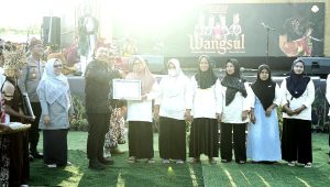 Pada Momen Hari Pahlawan, PLN UIP JBTB Dukung Sekolah Rakyat Kampoeng Batara Tingkatkan Literasi Desa
