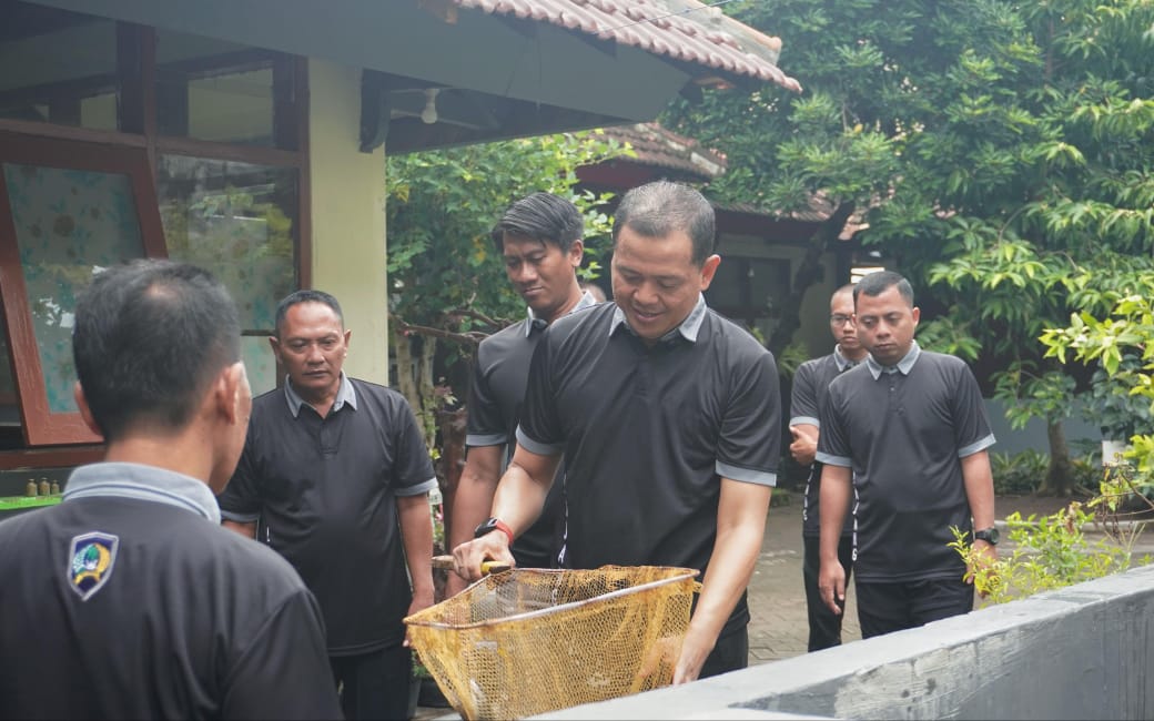 Lapas Lumajang Panen 67 Kg Lele, Wujud Nyata Pembinaan dan Dukung Ketahanan Pangan