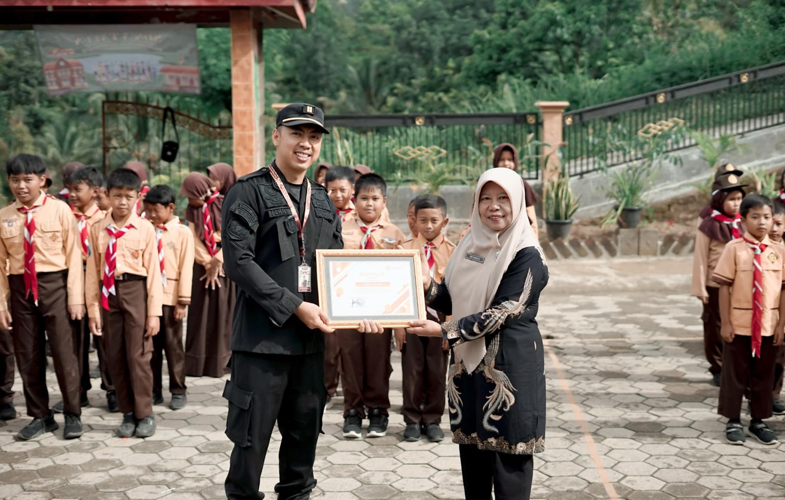 Dari Lapas ke Kelas: Petugas Lapas Pemuda Madiun Hadir Warnai Kelas Inspirasi Ponorogo 11