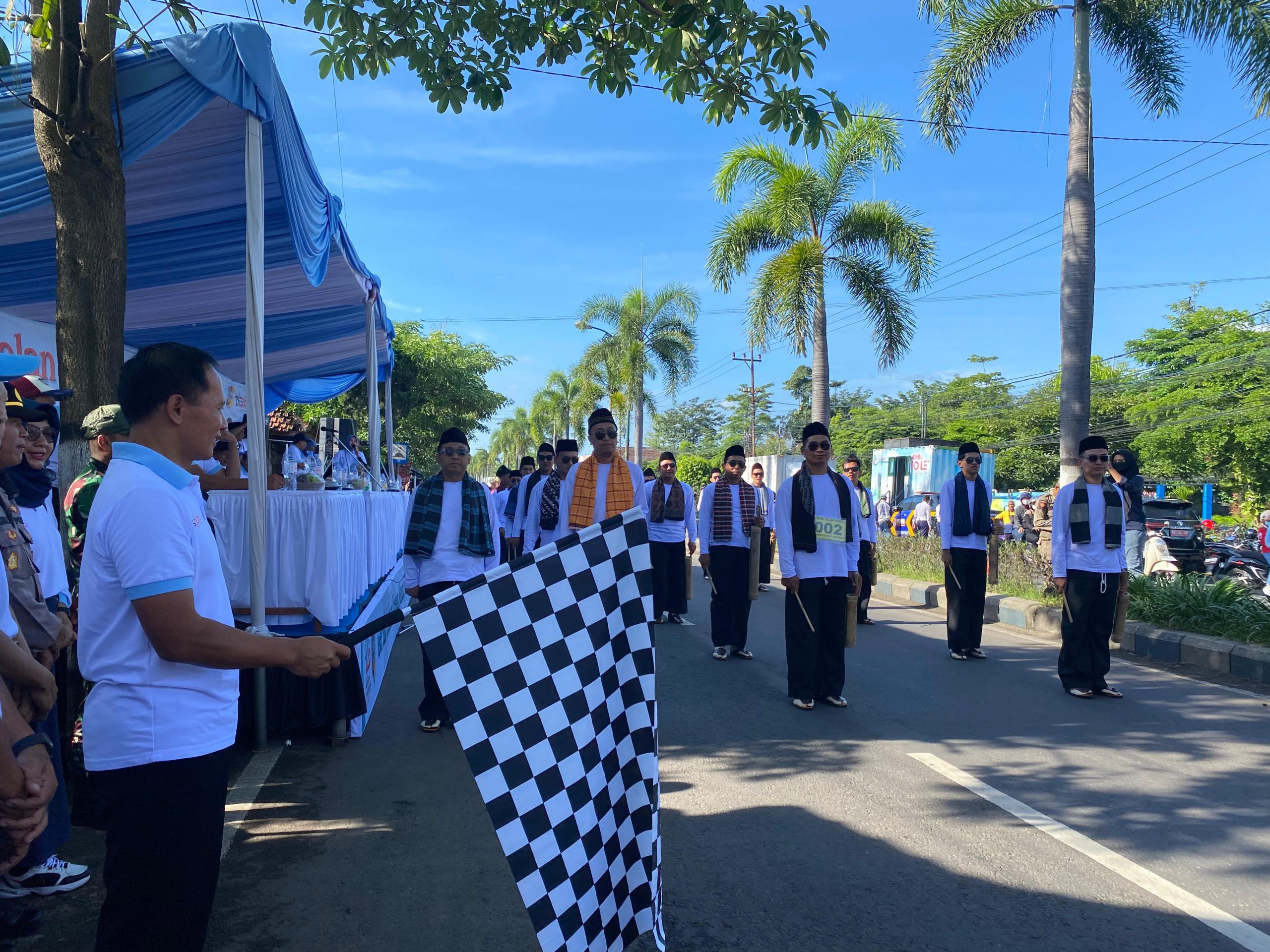 Dispora Hidupkan Jejak Sejarah Lewat Gerak Jalan Kreasi Napak tilas 2025