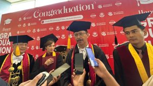 Tiga Artis Raih Gelar Sarjana di USB YPKP, Rektor: Ini Bukti Komitmen di Tengah Kesibukan