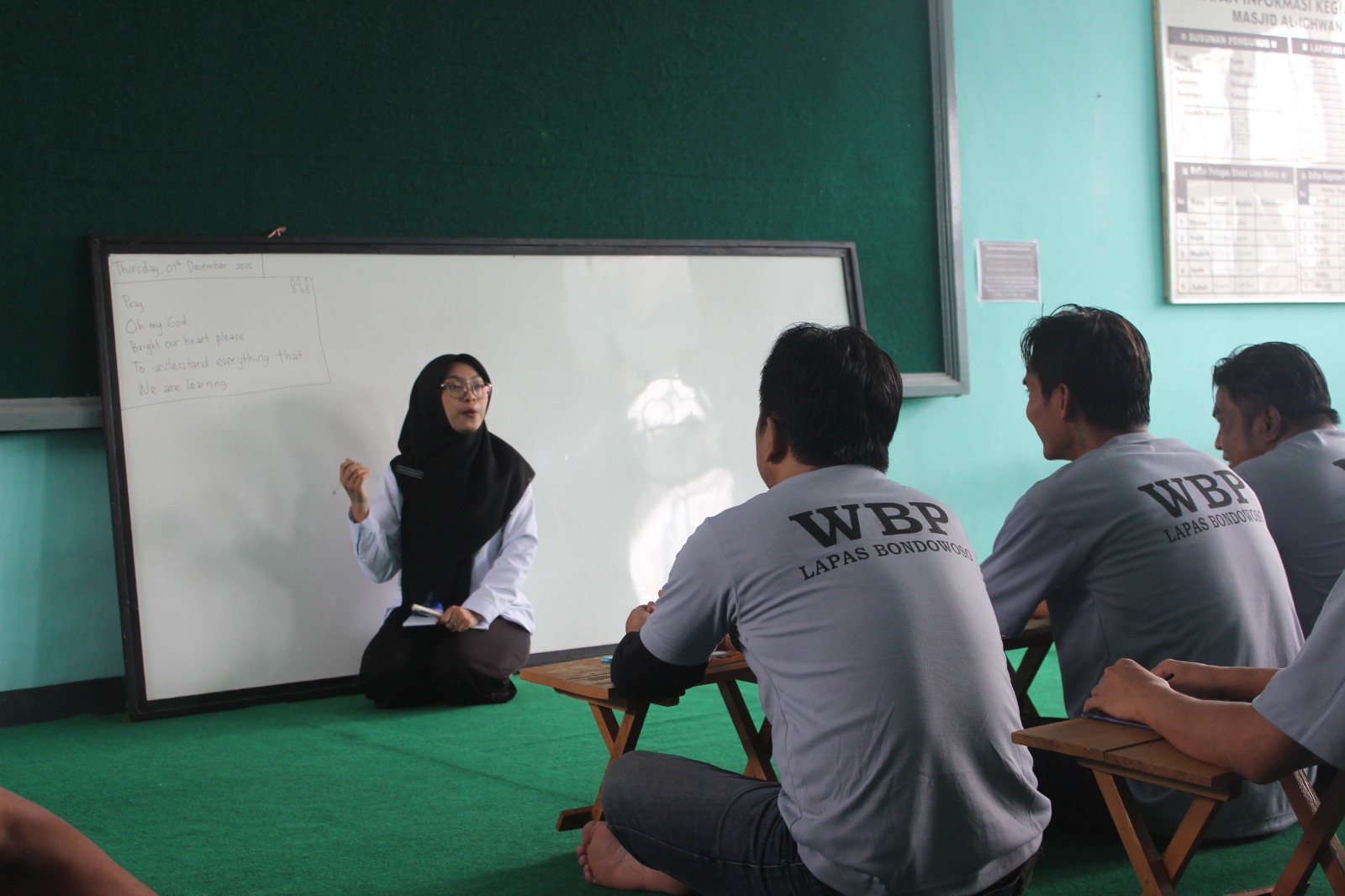 Kelas Bahasa Inggris Jadi Warna Baru dalam Pembinaan Intelektual di Lapas Bondowoso